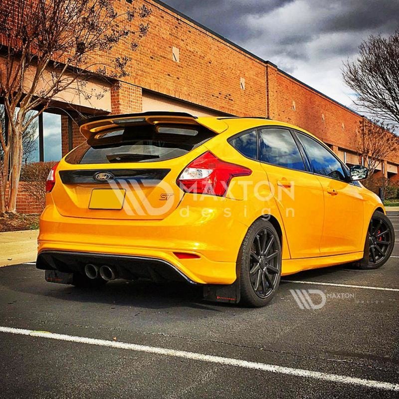 Reflektierende Lichter Ford Focus ST Mk3