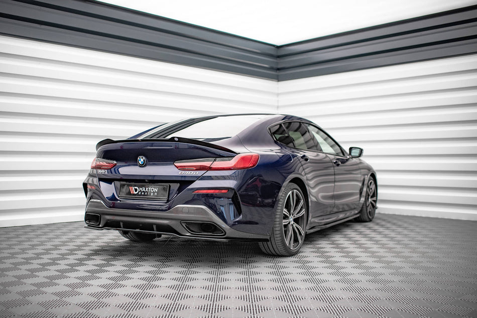 Mittlerer Heckdiffusor (mit einem vertikalem balken) BMW 8 Gran Coupe M-Pack G16