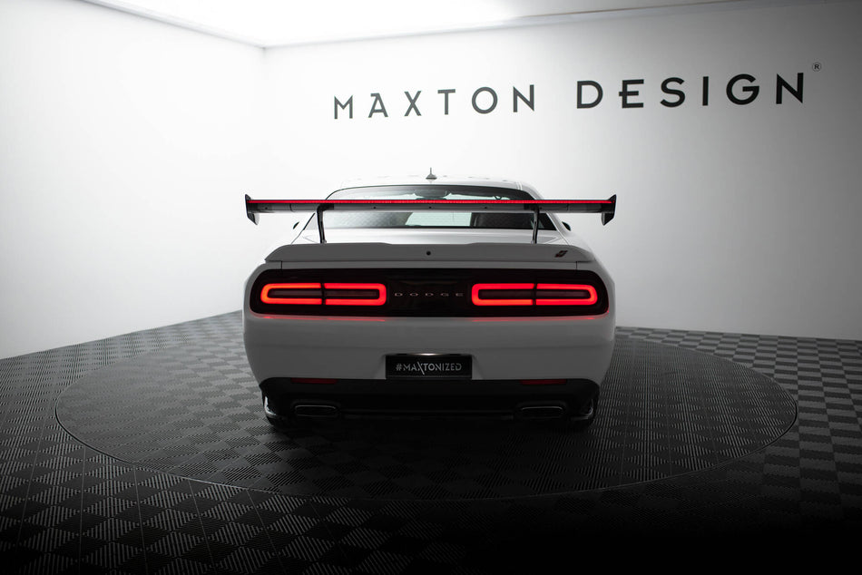 Carbon Heckspoiler + LED Dodge Challenger MK3