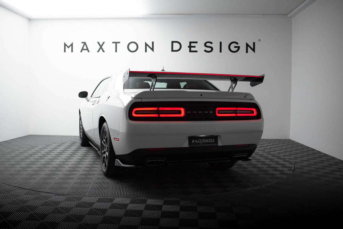 Carbon Heckspoiler + LED Dodge Challenger MK3