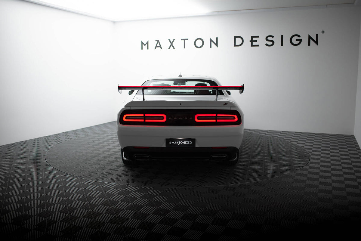 Carbon Heckspoiler + LED Dodge Challenger MK3