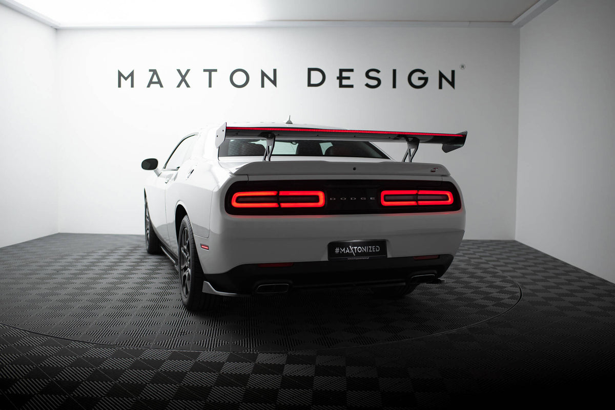 Carbon Heckspoiler + LED Dodge Challenger MK3