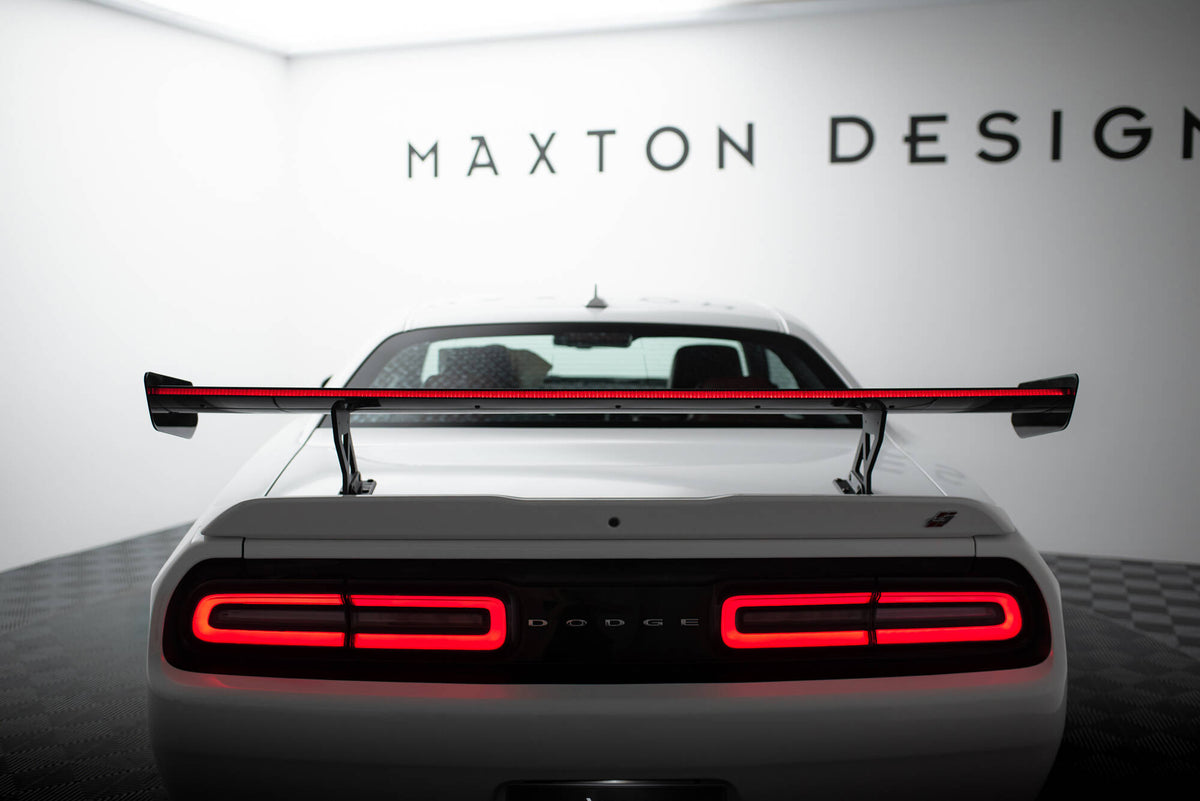 Carbon Heckspoiler + LED Dodge Challenger MK3