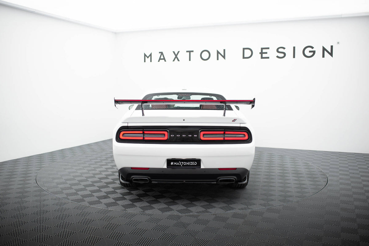 Carbon Heckspoiler + LED Dodge Challenger MK3
