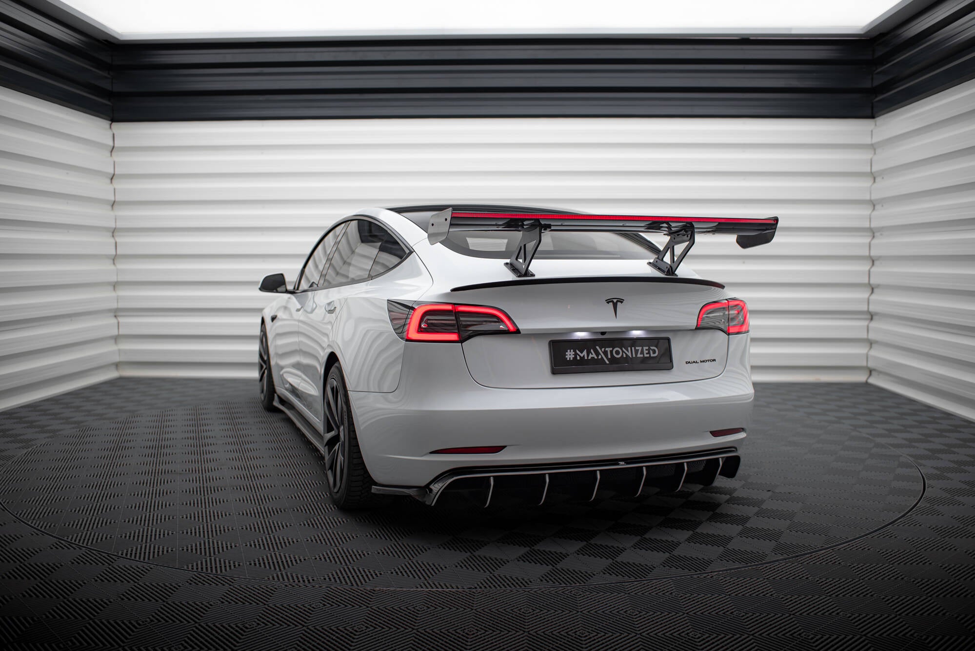 Carbon Heckspoiler Tesla Model 3