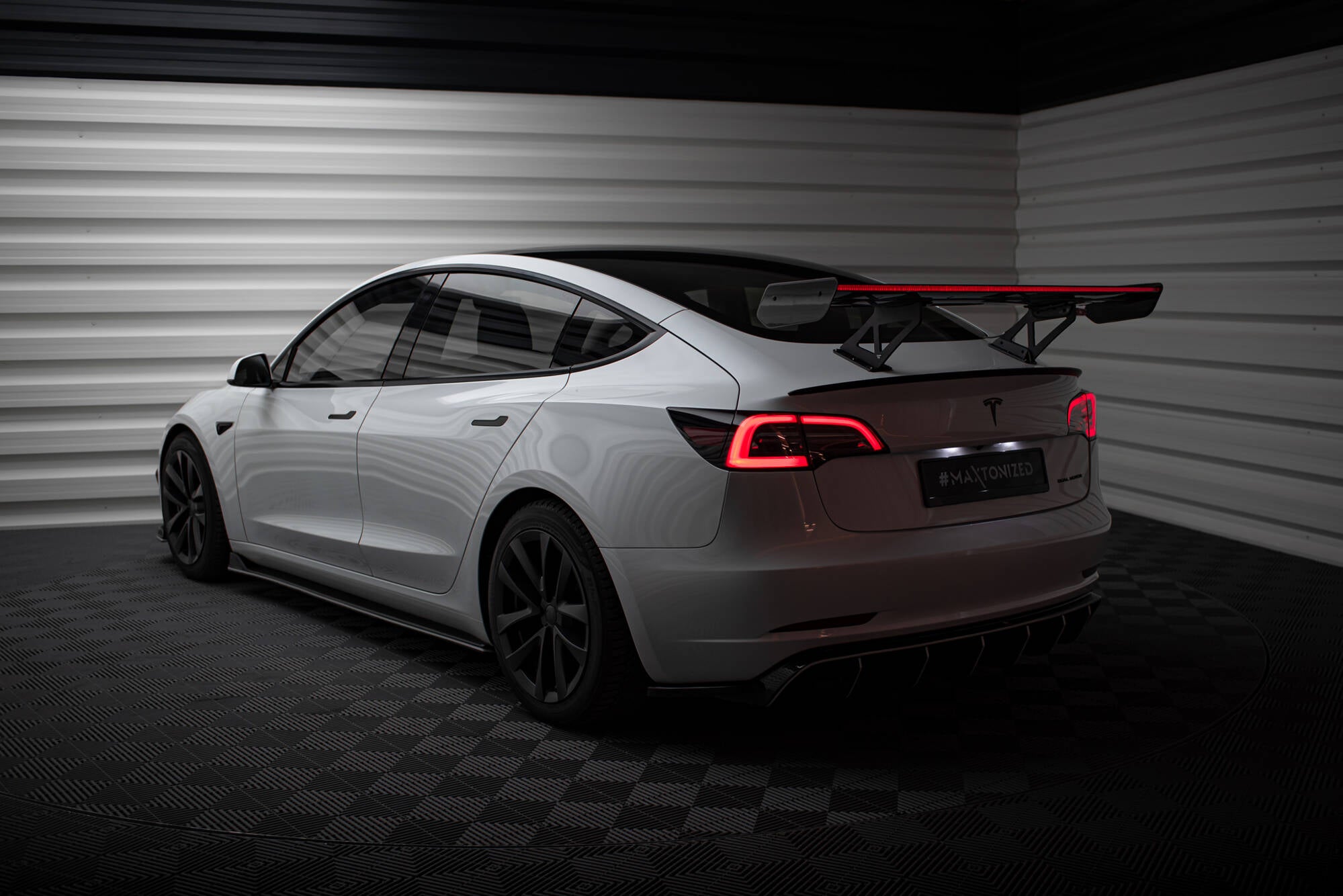 Carbon Heckspoiler Tesla Model 3