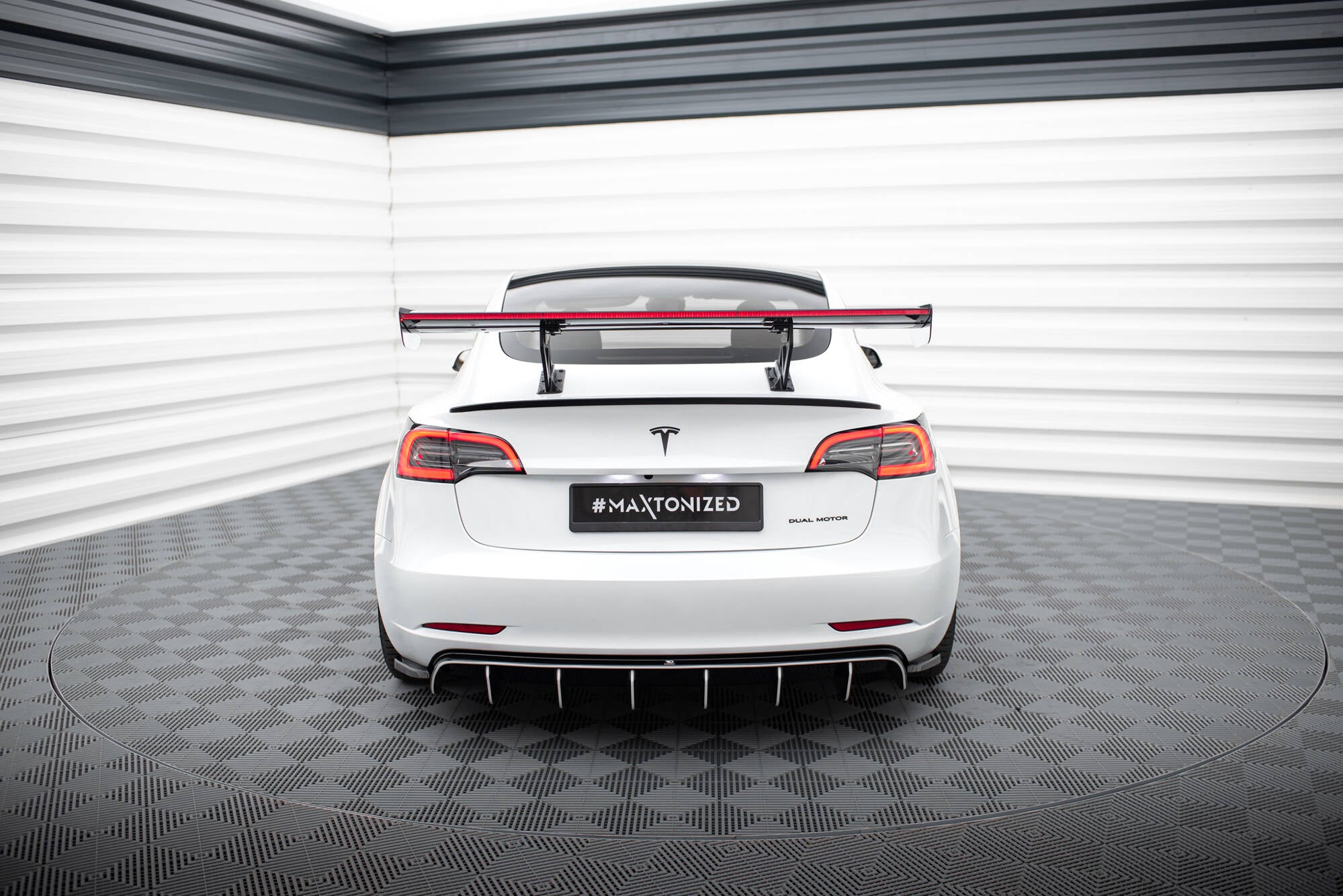 Carbon Heckspoiler Tesla Model 3