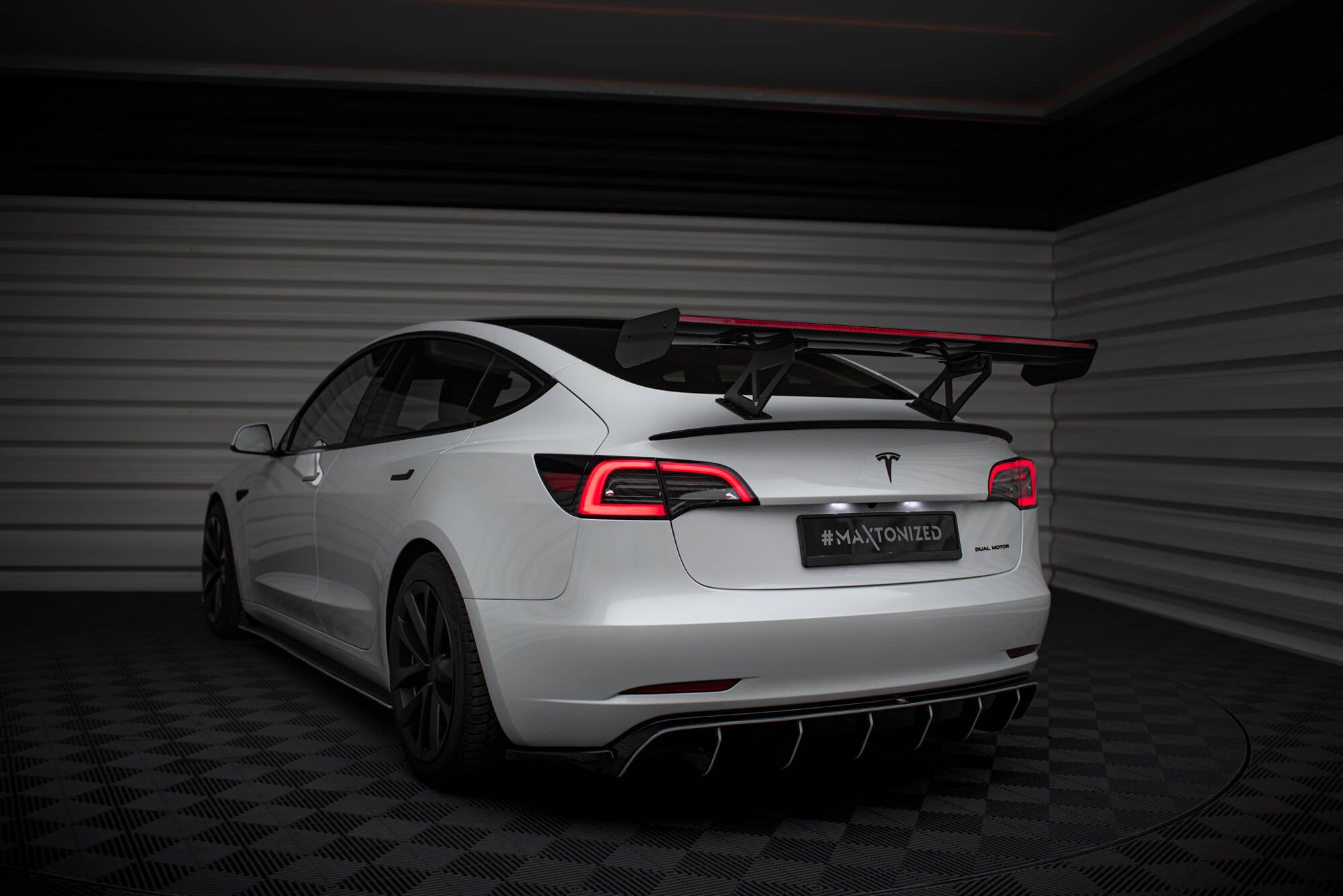 Carbon Heckspoiler Tesla Model 3