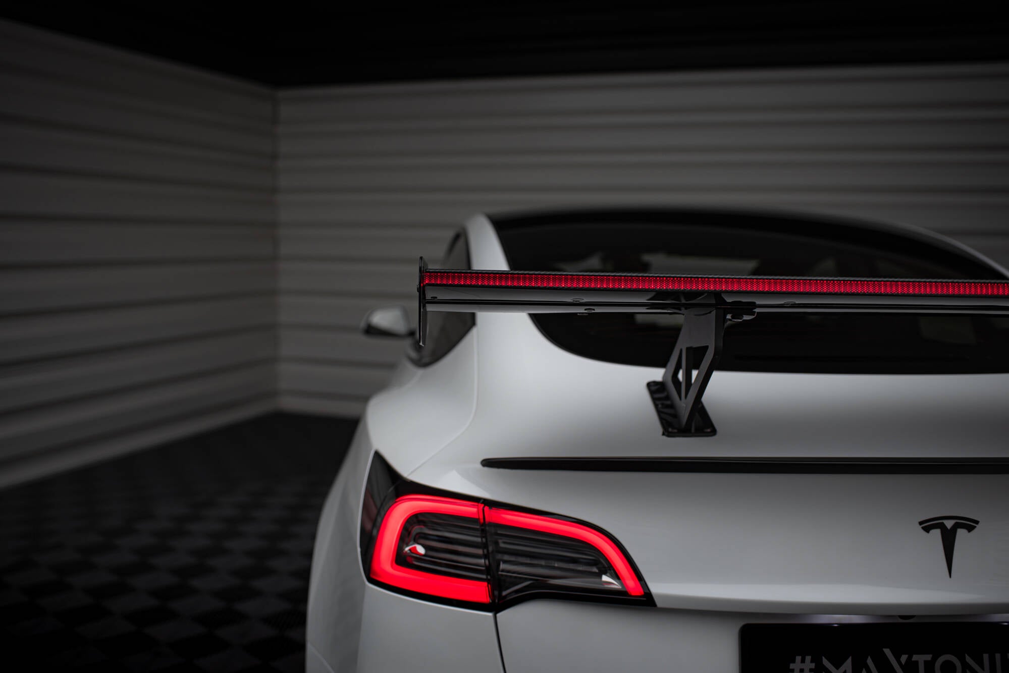 Carbon Heckspoiler Tesla Model 3