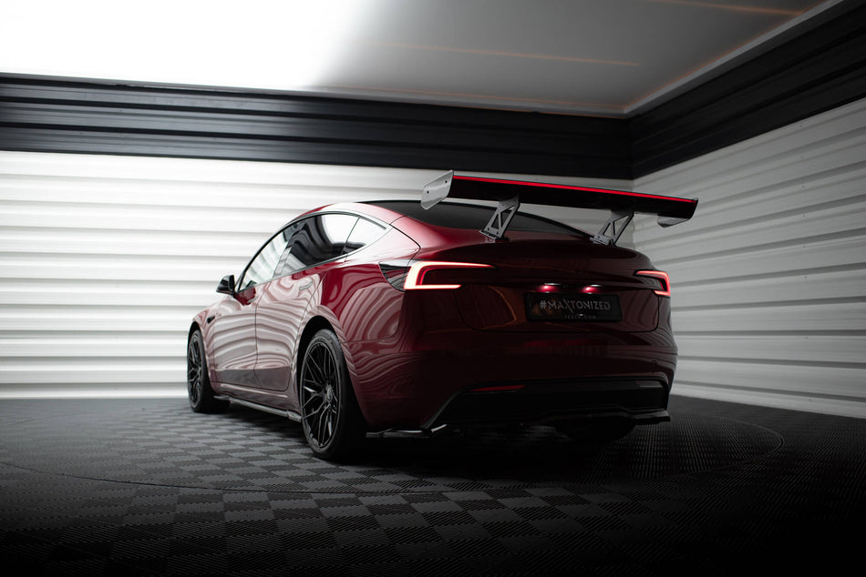 Carbon Heckspoiler + LED Tesla Model 3