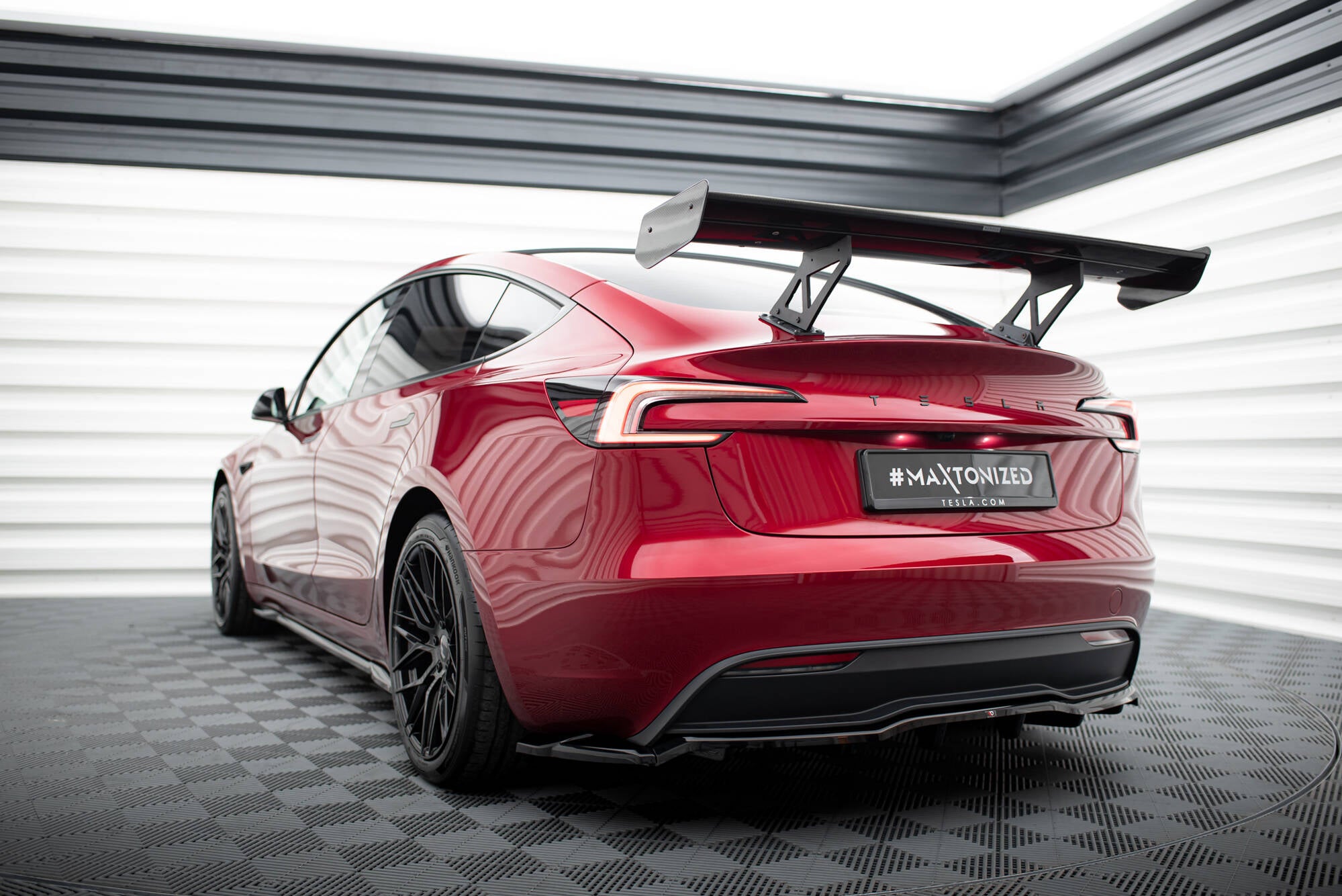 Carbon Heckspoiler Tesla Model 3