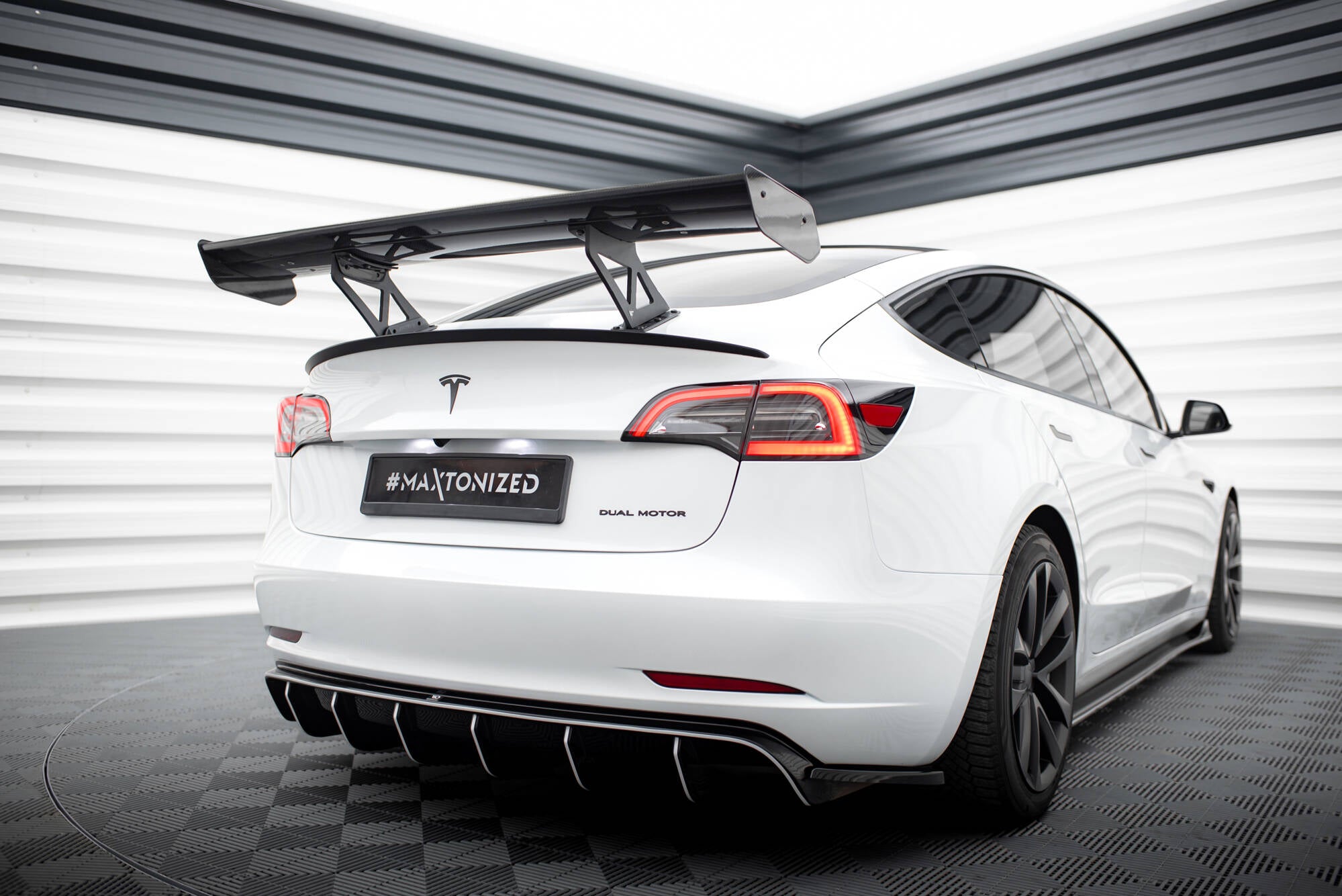 Carbon Heckspoiler Tesla Model 3