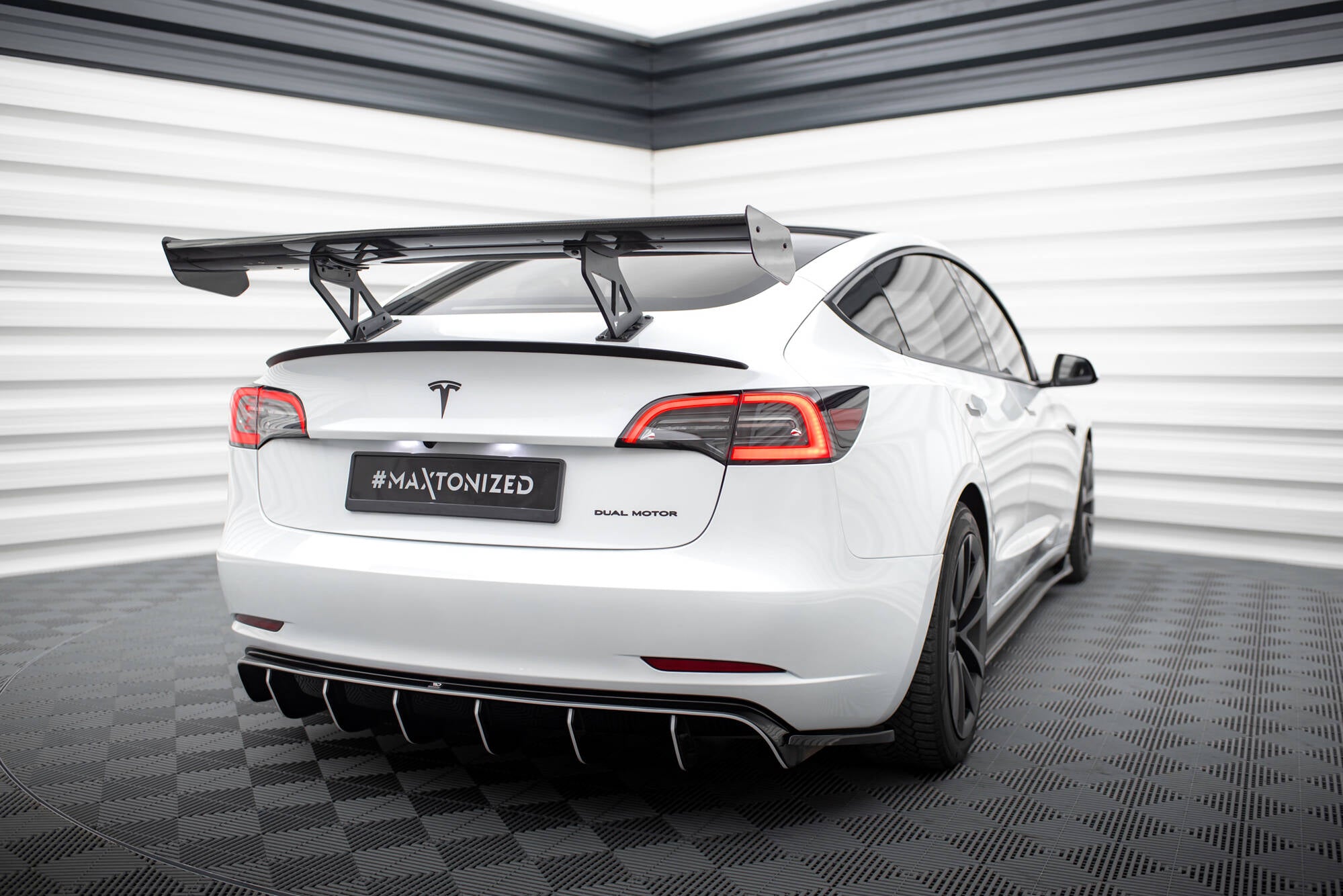 Carbon Heckspoiler Tesla Model 3