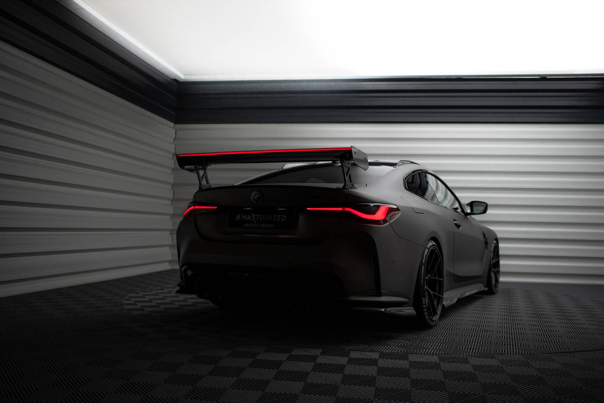 Carbon Heckspoiler BMW M4 G82 mit LED und Aluminium Halterungen