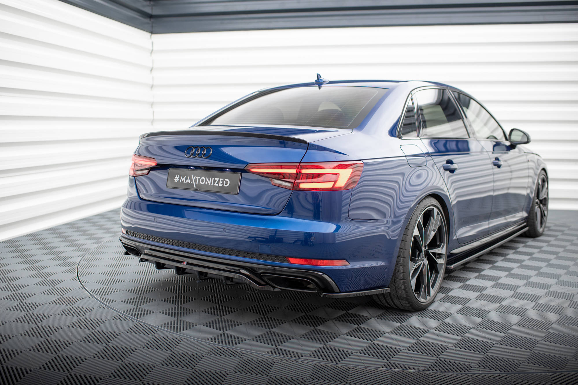 Heckseiten Flaps Audi A4 Competition B9