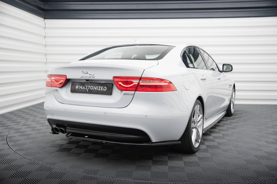 Heckseiten Flaps Jaguar XE R-Sport X760