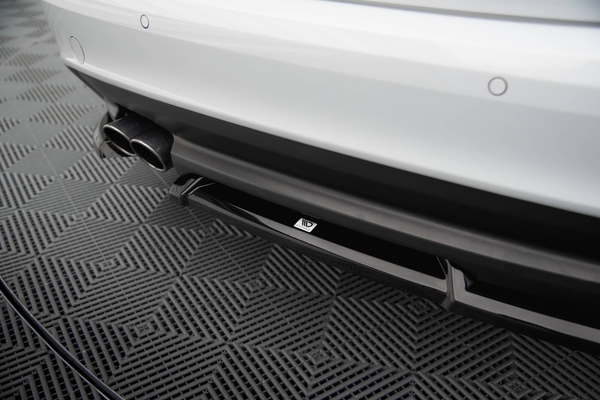 Heckseiten Flaps Jaguar XE R-Sport X760