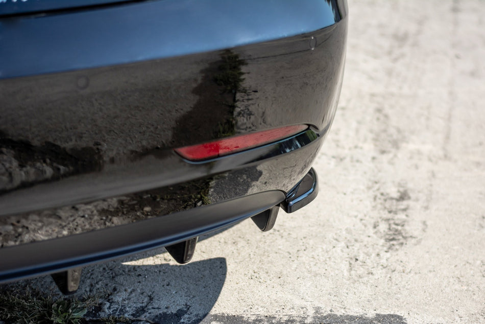 Heckseiten Flaps Tesla Model 3