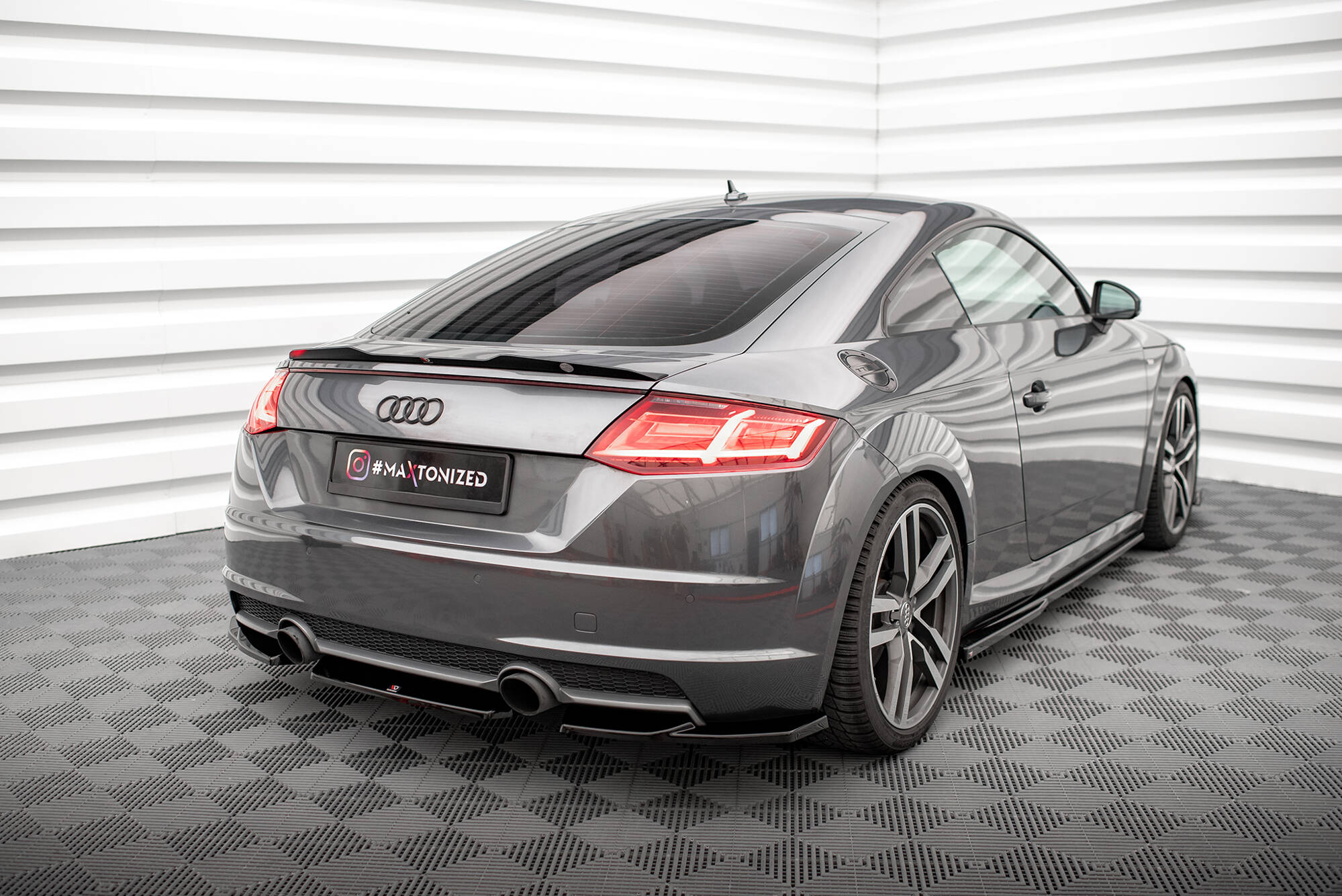Heckseiten Flaps V.1 Audi TT S-Line 8S