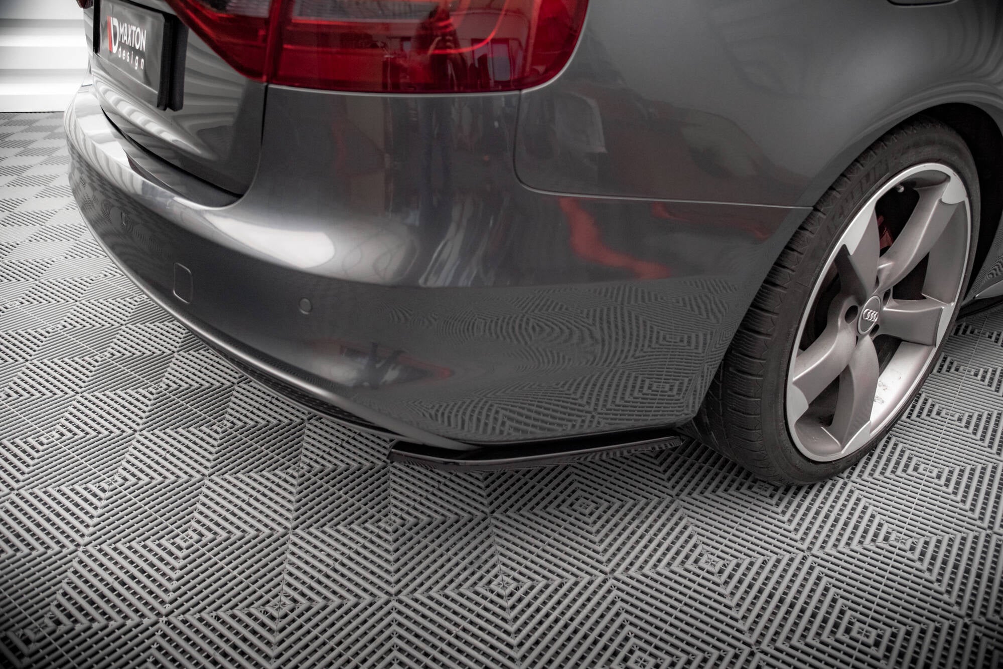 Heckseiten Flaps V.2 Audi A4 S-Line Avant B8 Facelift