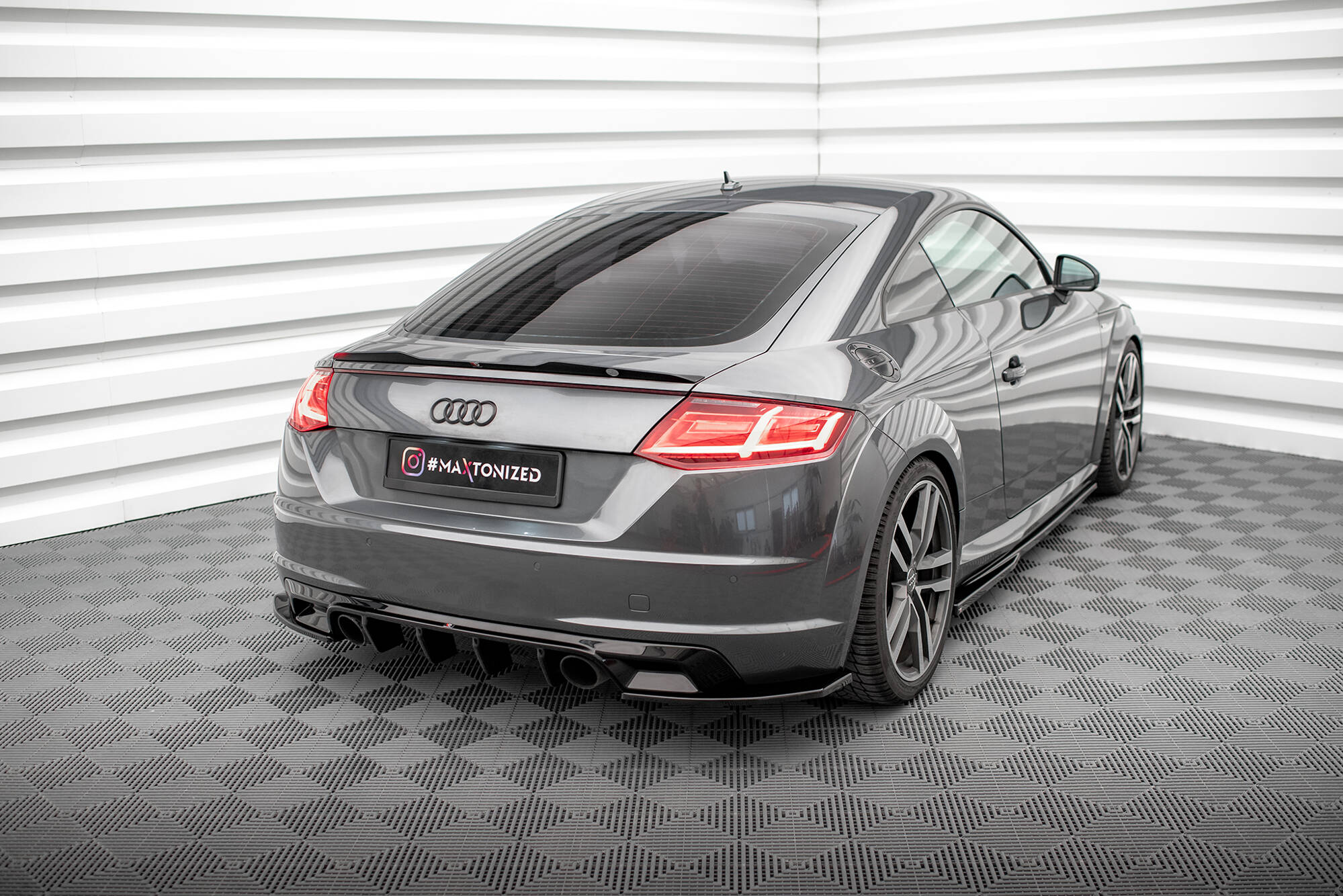 Heckseiten Flaps V.2 Audi TT S-Line 8S