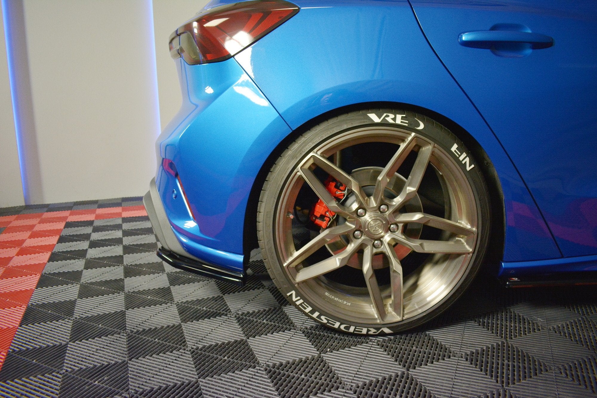Heckseiten Flaps Ford Focus Hatchback ST-Line Mk4