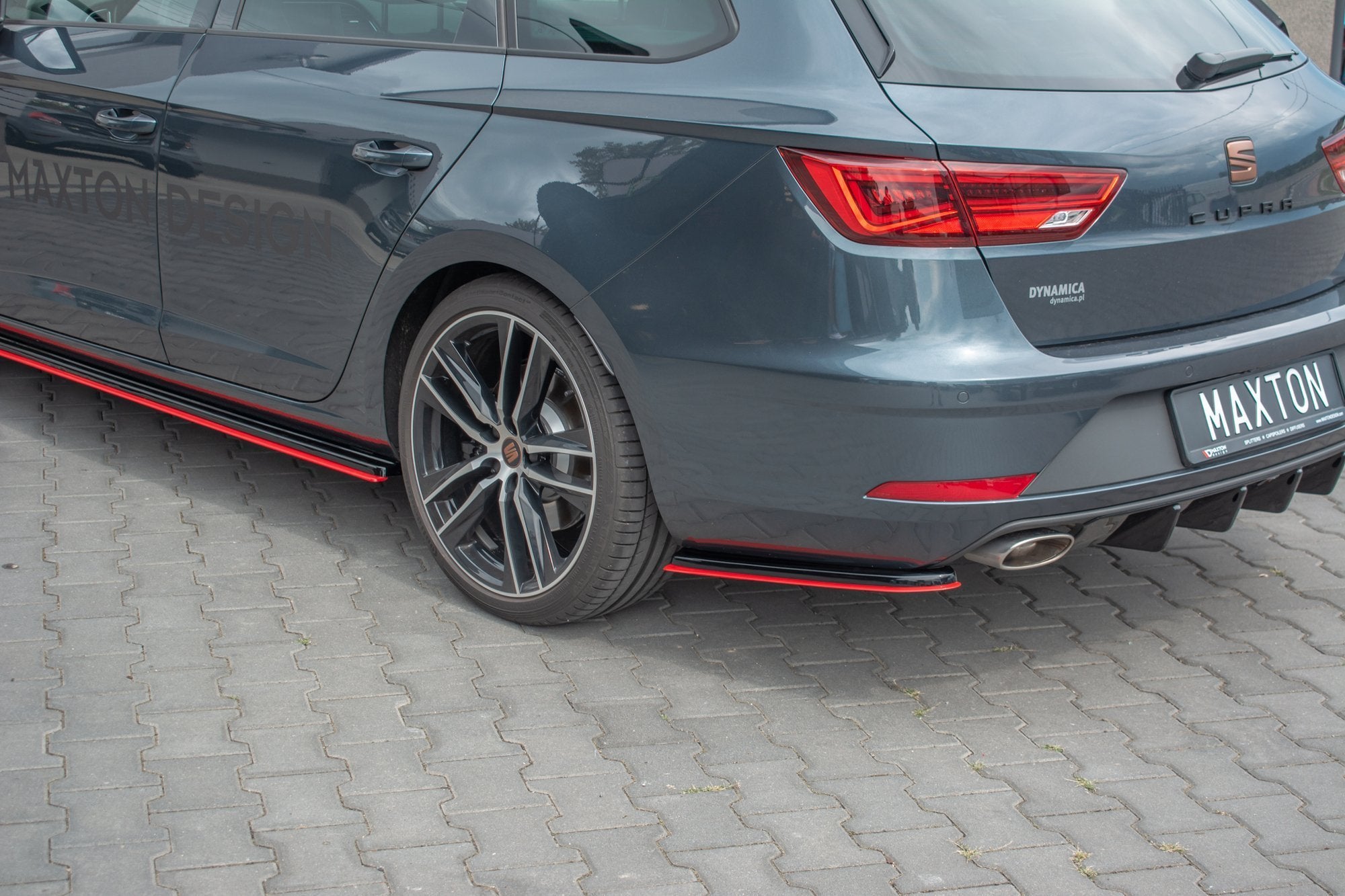 Heckdiffusor Seite V.4 Seat Leon Cupra MK3 FL Sportstourer
