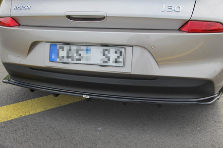 Heckdiffusor mit einem vertikalen Balken Hyundai I30 Mk3 Hatchback