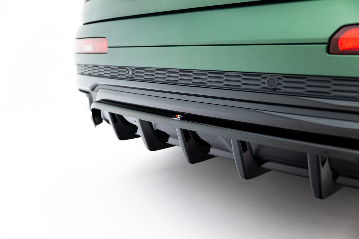 Mittlerer Heckdiffusor (mit einem vertikalem balken) Audi RSQ8 MK1 Facelift