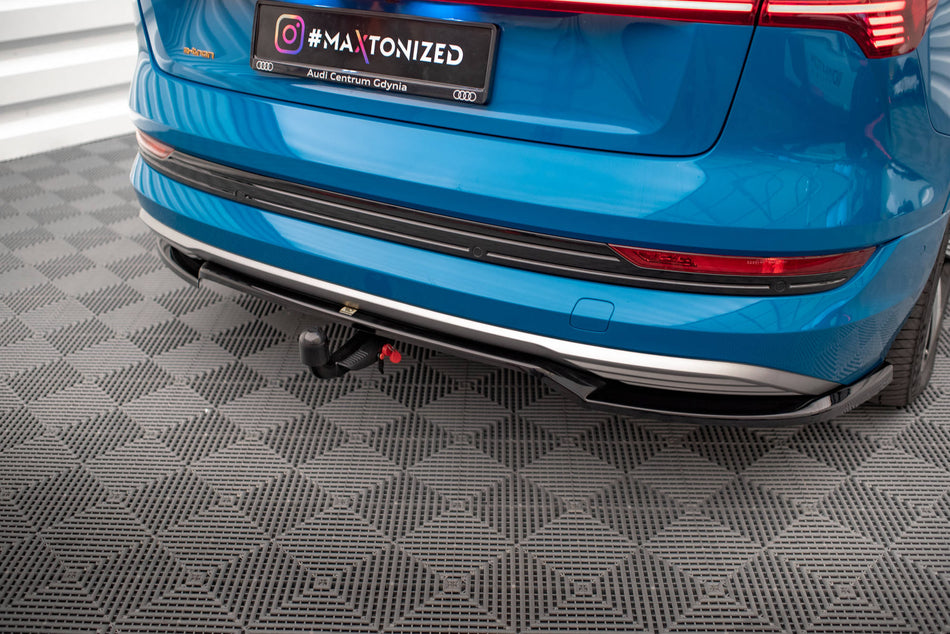 Heckdiffusor Audi e-tron mit vertikalem Balken