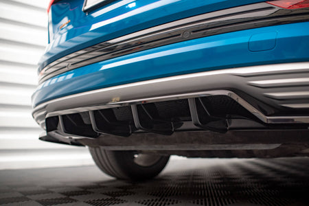 Heckdiffusor Audi e-tron mit vertikalem Balken
