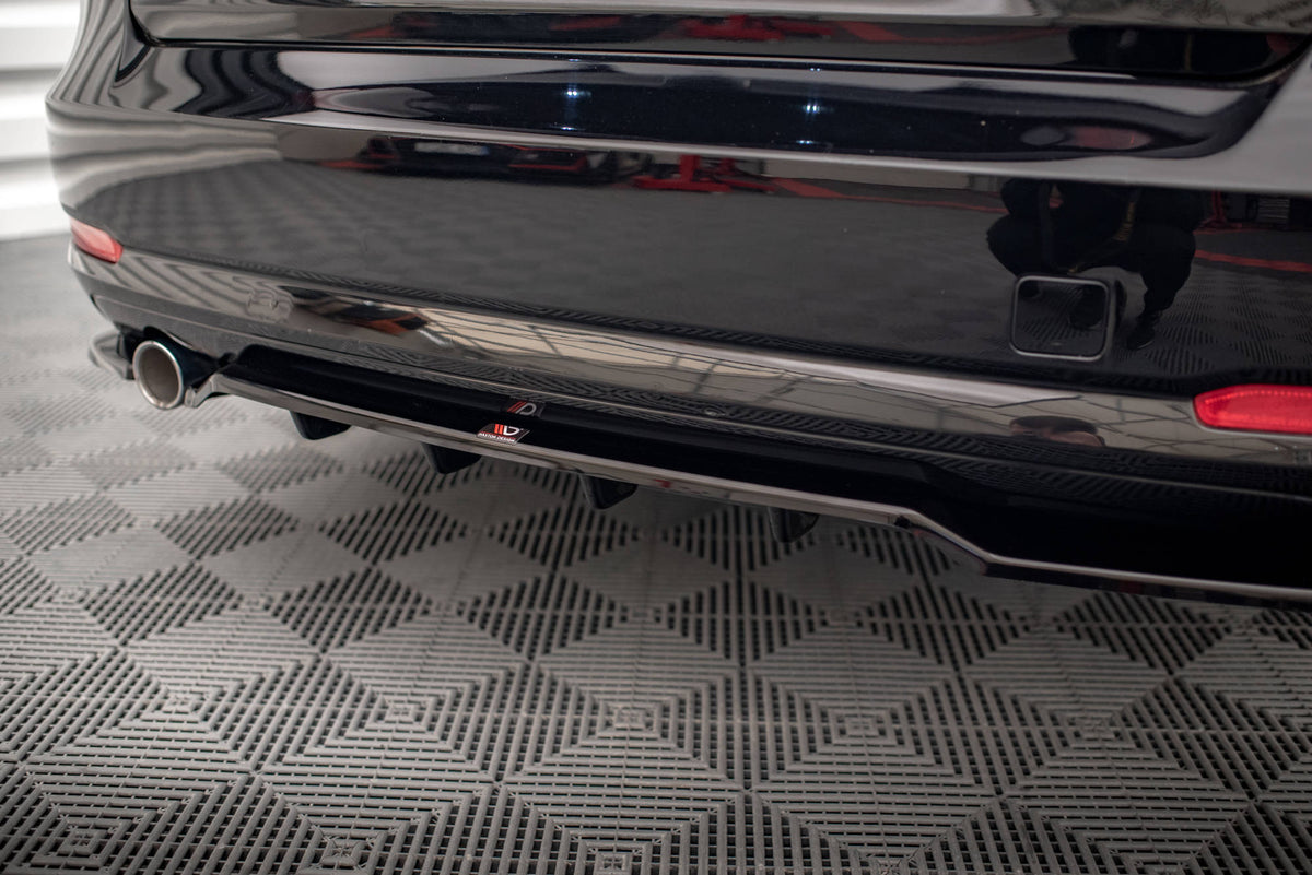 Heckdiffusor BMW 3 GT F34 mit vertikalem Balken