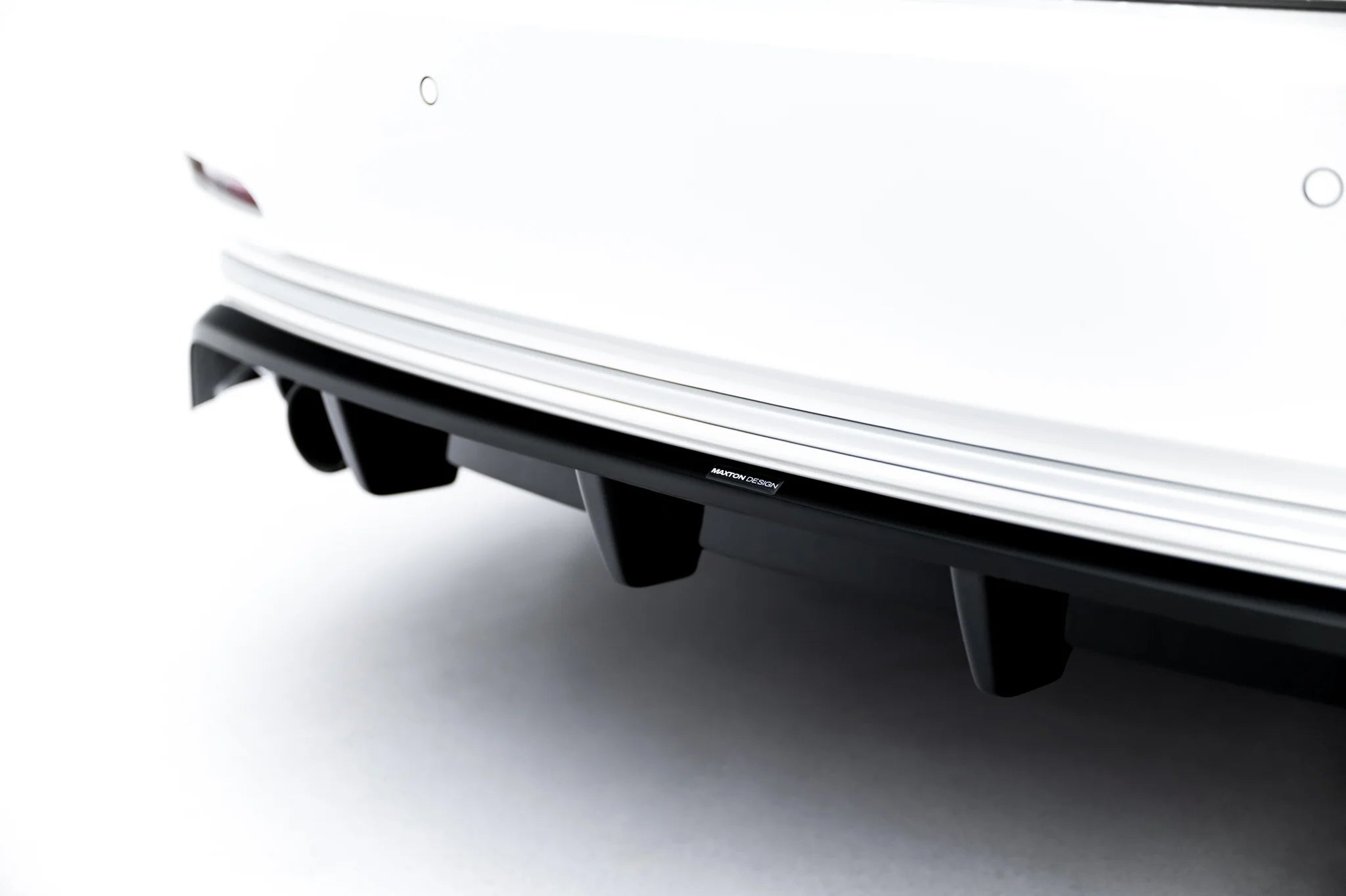 Mittlerer Heckdiffusor (mit einem vertikalem balken) BMW 3 Sportline Sedan / Touring F30 / F31