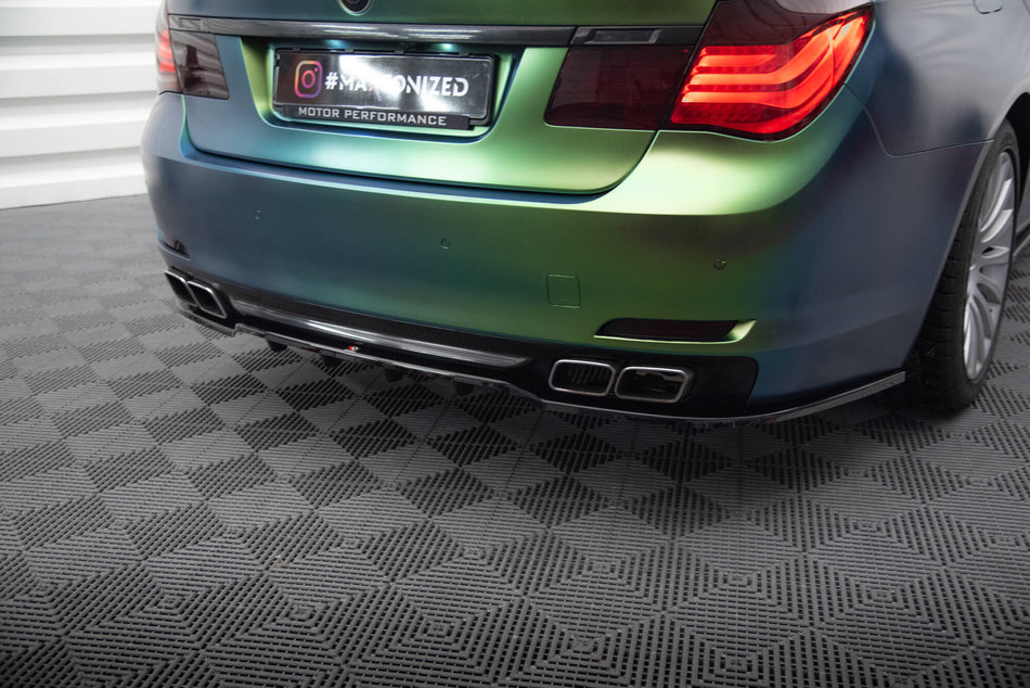 Heckdiffusor BMW 7 F01 mit vertikalem Balken