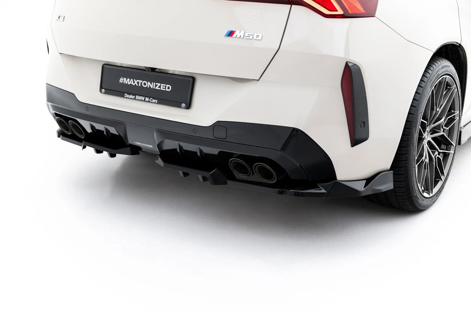 Mittlerer Heckdiffusor (mit einem vertikalem balken) BMW X3 M50 G45