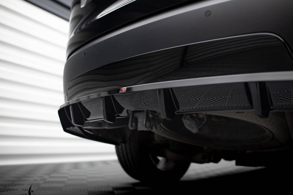 Mittlerer Heckdiffusor (mit einem vertikalem balken) Land Rover Discovery HSE MK5