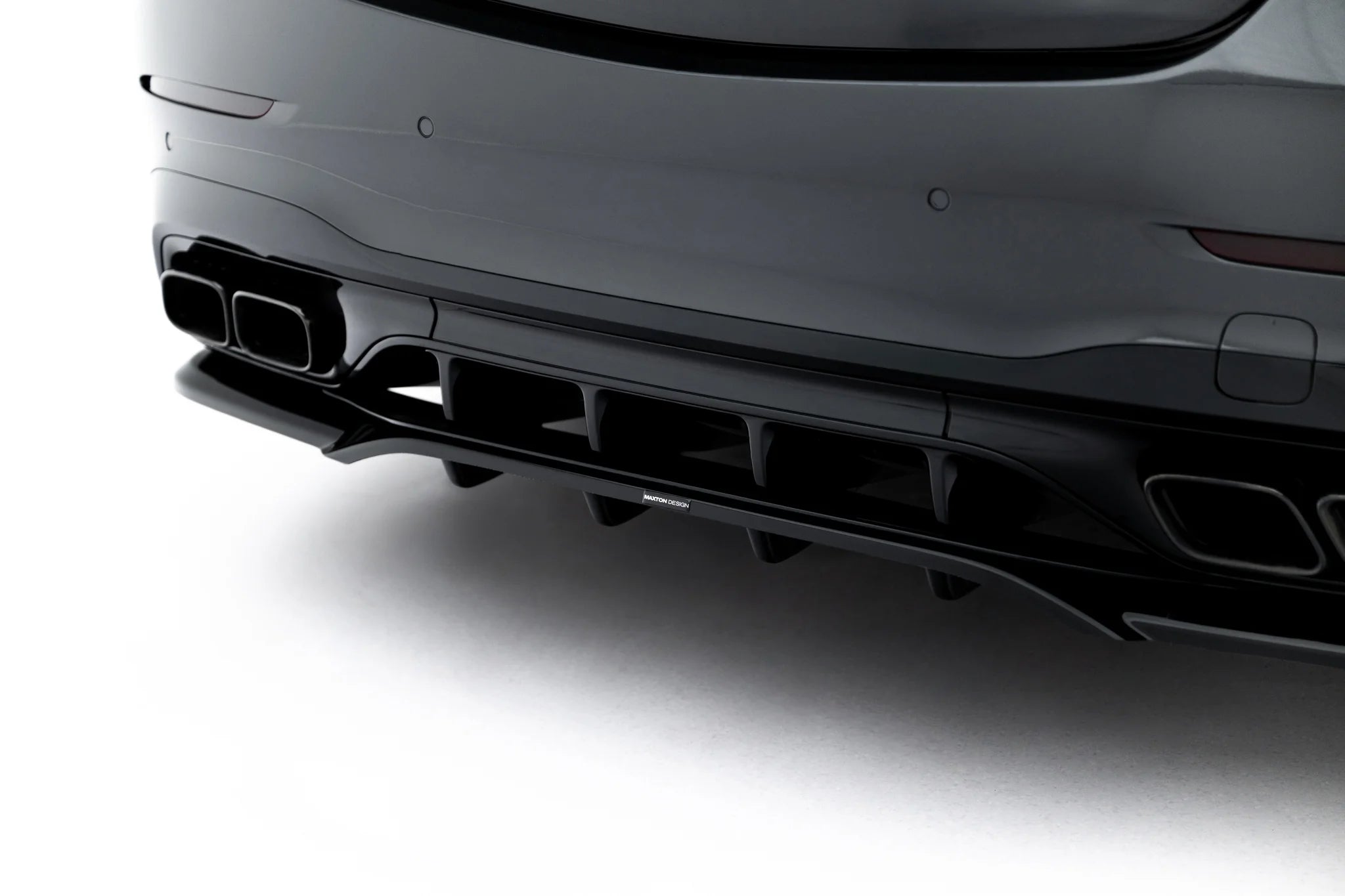 Mittlerer Heckdiffusor (mit einem vertikalem balken) Mercedes-AMG C63 Sedan / Estate W206 / S206
