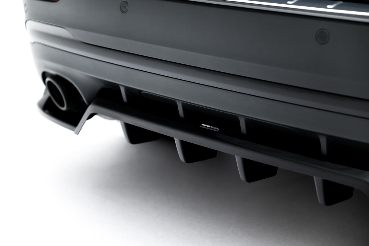 Mittlerer Heckdiffusor (mit einem vertikalem balken) Mercedes-AMG GLA 35 H247 Facelift