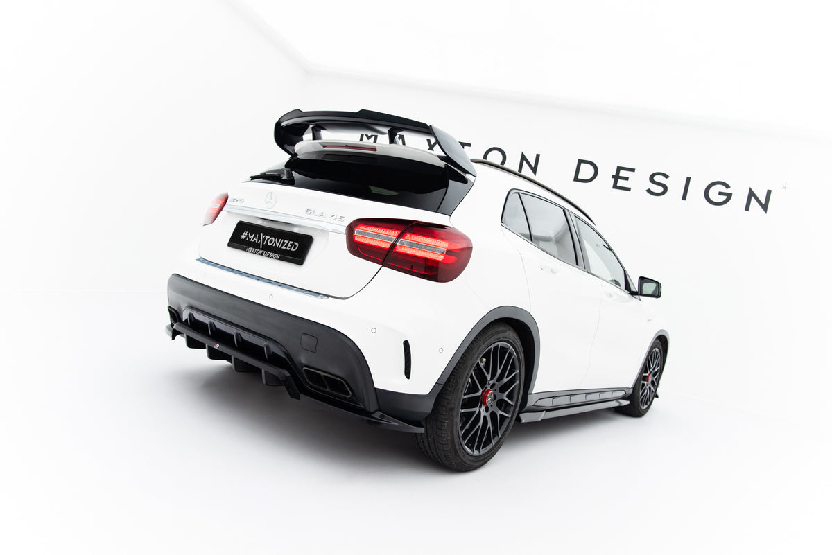 Mittlerer Heckdiffusor (mit einem vertikalem balken) Mercedes-Benz GLA 45 AMG X156 Facelift