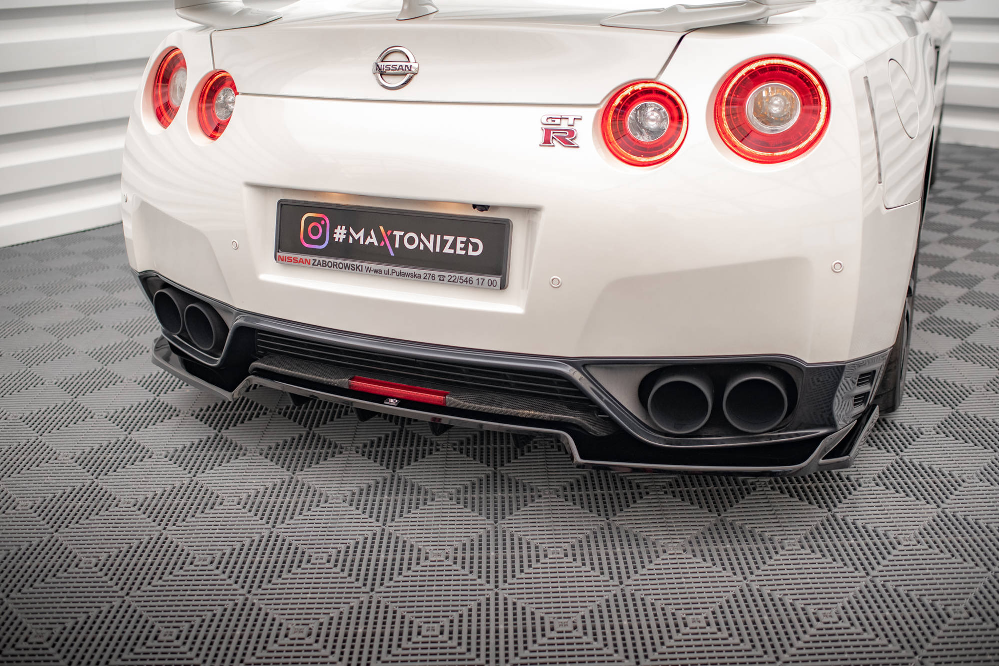 Heckdiffusor (mit vertikalem Balken) Nissan GTR R35 Facelift