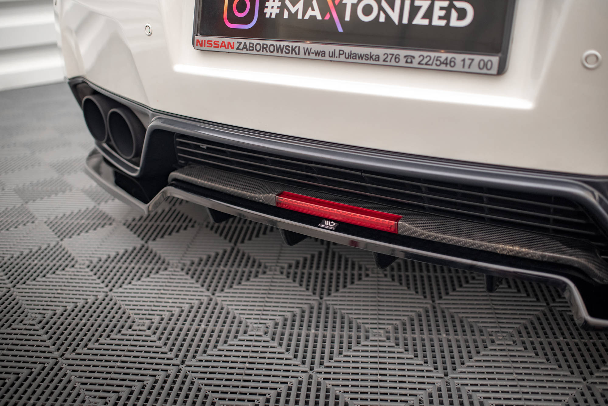 Heckdiffusor (mit vertikalem Balken) Nissan GTR R35 Facelift