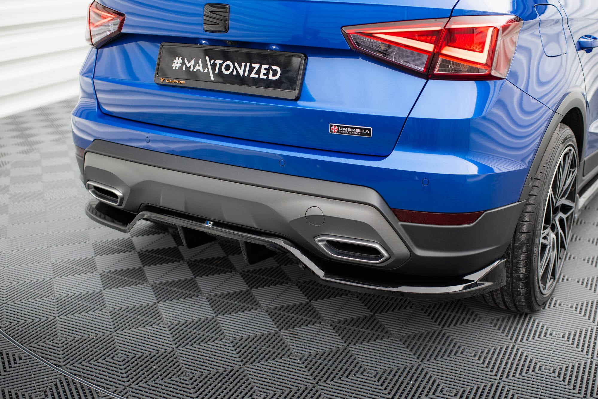Heckdiffusor (mit einem vertikalen Balken) Seat Arona FR Mk1 Facelift