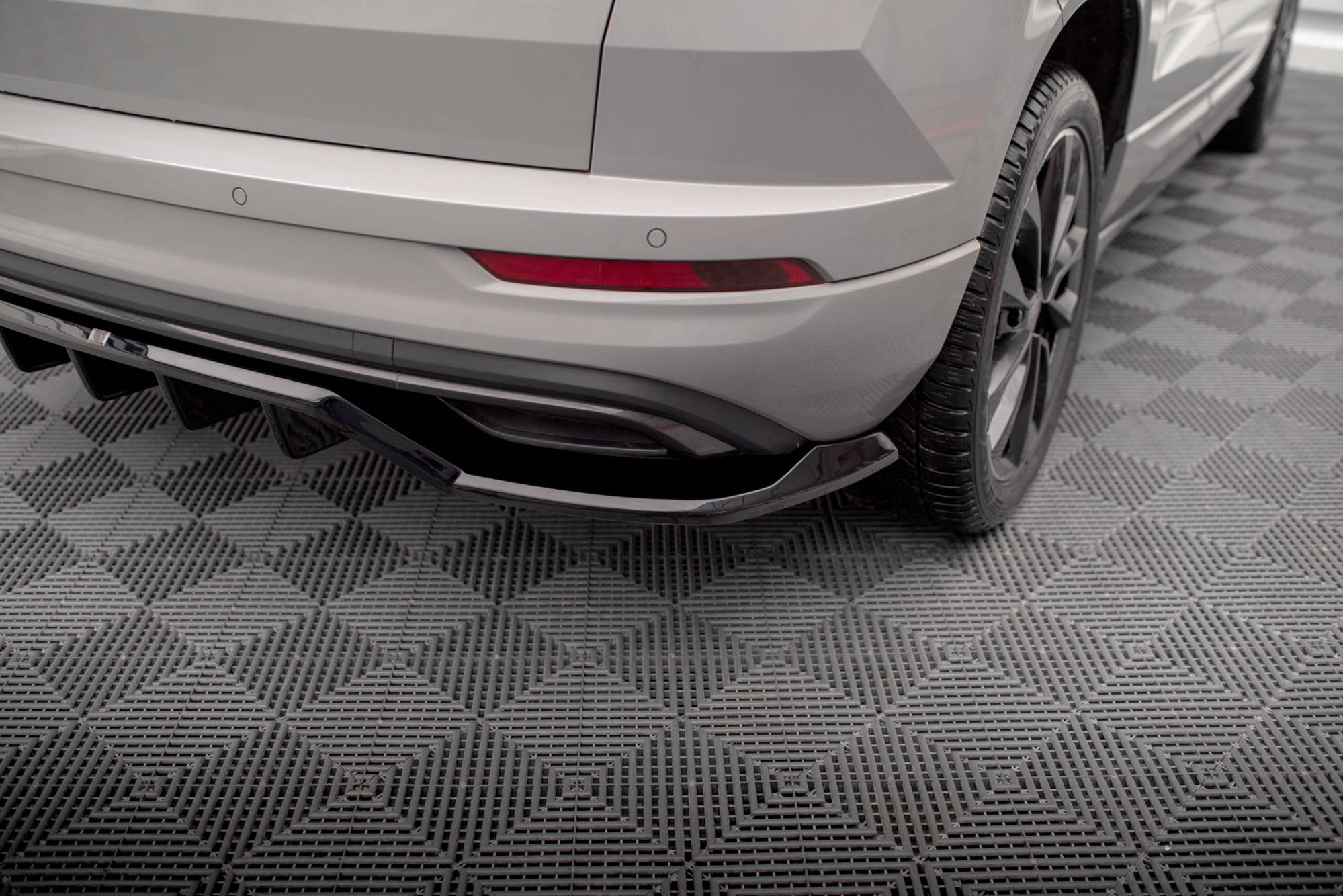 Heckdiffusor Skoda Karoq Sportline Mk1 Facelift