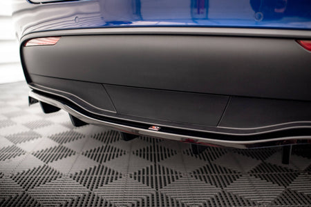 Heckdiffusor Tesla Model Y mit vertikalem Balken