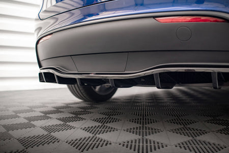 Heckdiffusor Tesla Model Y mit vertikalem Balken