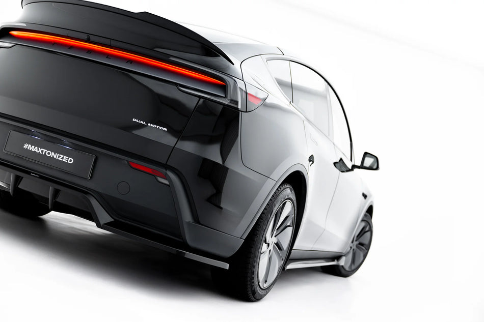 Mittlerer Heckdiffusor (mit einem vertikalem balken) Tesla Model Y Premium MK1 Facelift