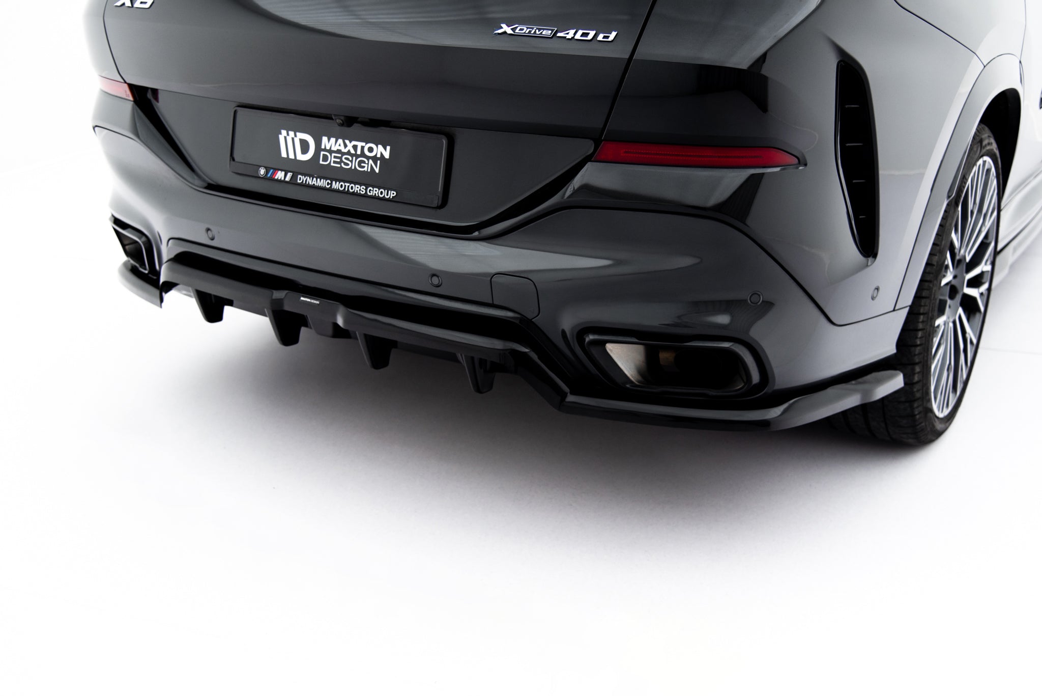 Mittlerer Heckdiffusor (mit einem vertikalem balken) V.1 BMW X6 M-PACK G06 Facelift