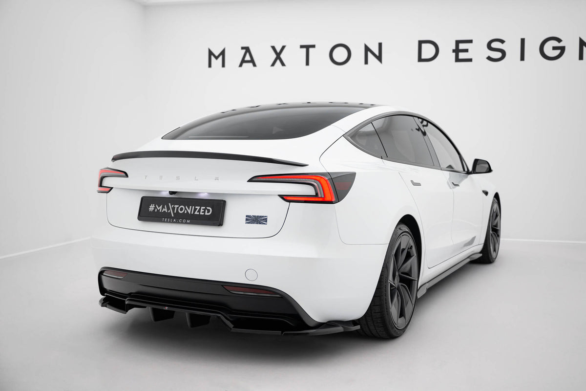 Mittlerer Heckdiffusor (mit einem vertikalem balken) V.2 Tesla Model 3 Performance MK1 Facelift