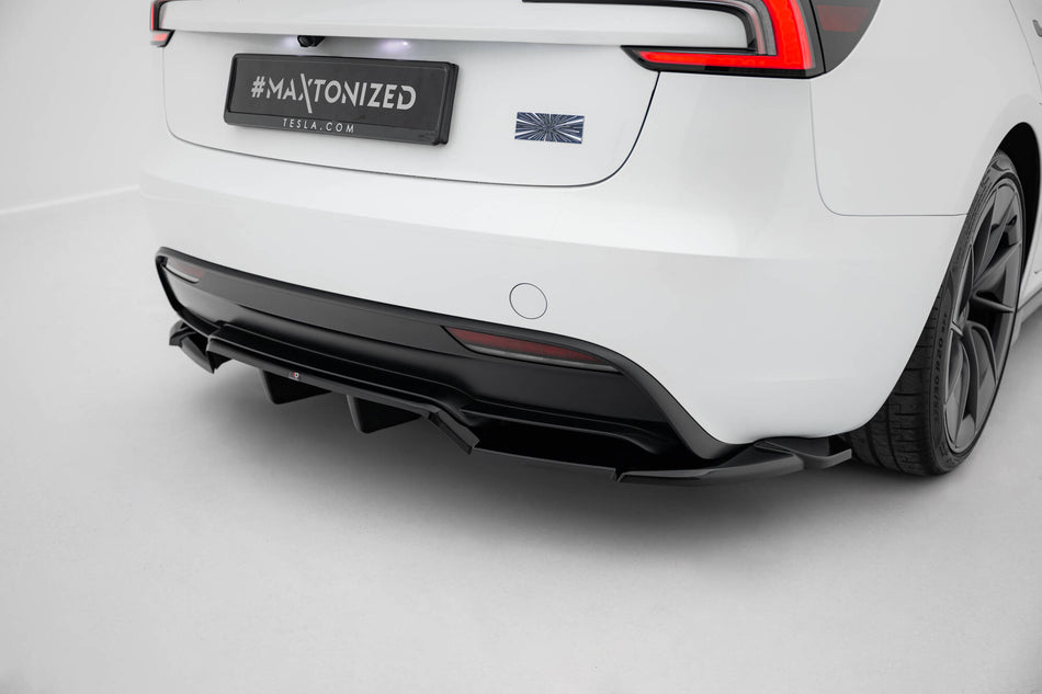 Mittlerer Heckdiffusor (mit einem vertikalem balken) V.2 Tesla Model 3 Performance MK1 Facelift