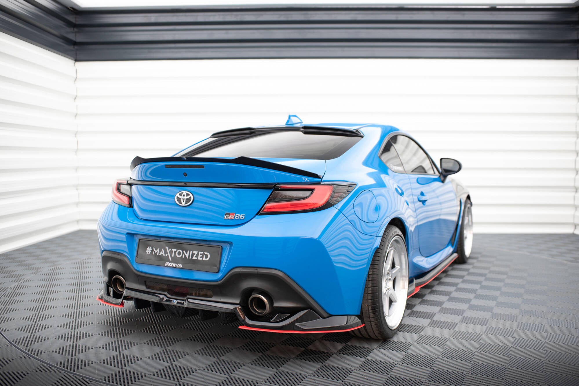 Mittlerer Heckdiffusor (mit einem vertikalem balken) V.2 Toyota GR86 MK1
